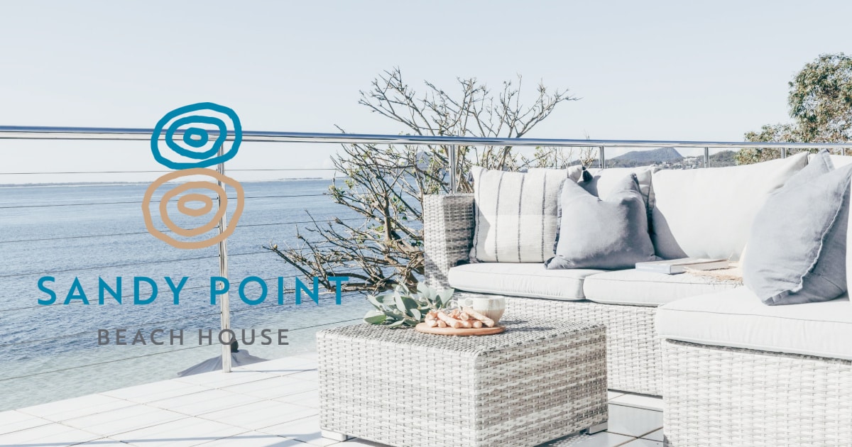 Corlette Beach Waterfront Sandy Point Beach House 🏖️